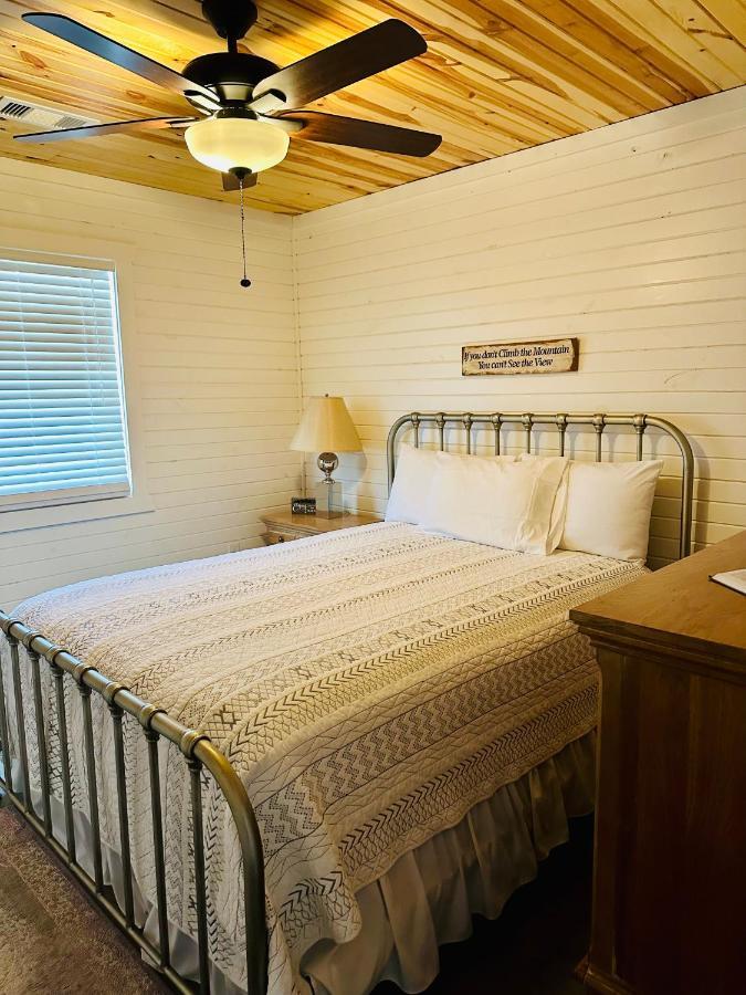 Knotty Squirrel Cabins Mountain View Ngoại thất bức ảnh