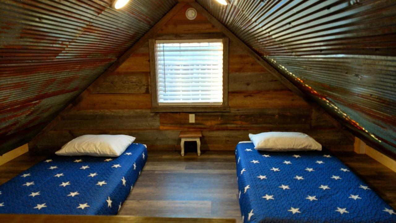 Knotty Squirrel Cabins Mountain View Ngoại thất bức ảnh